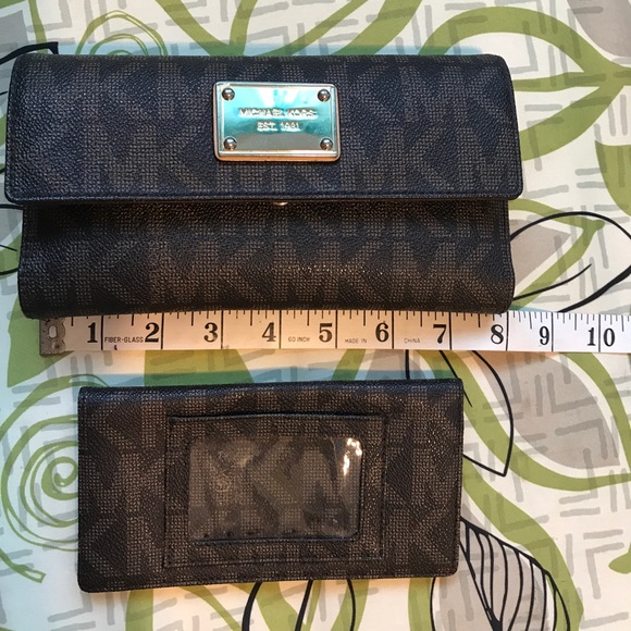 Michael Kors Handbags - Michael kors Women's Wallet